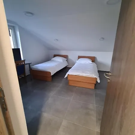Gostisce Pri Rudiju 3*